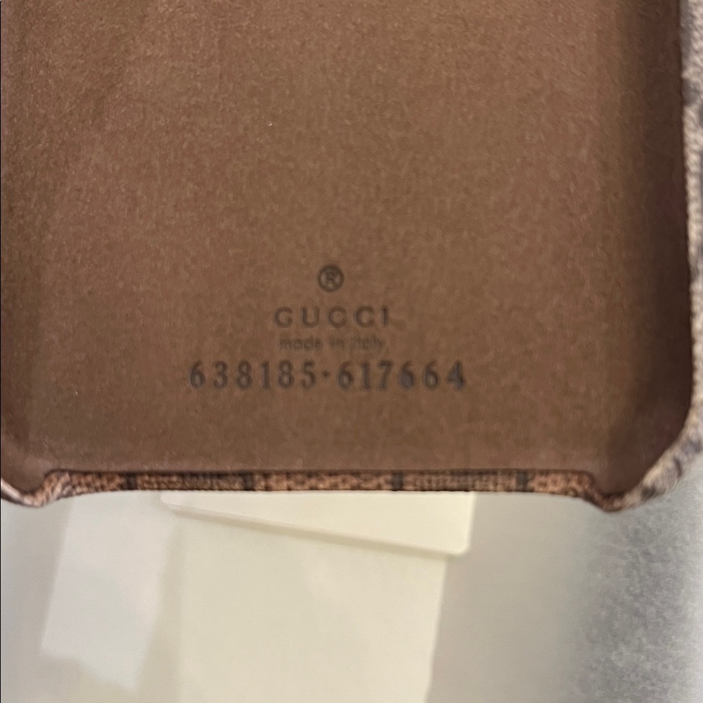 Gucci Beige GG Bee Phone Case - Picture 7 of 10